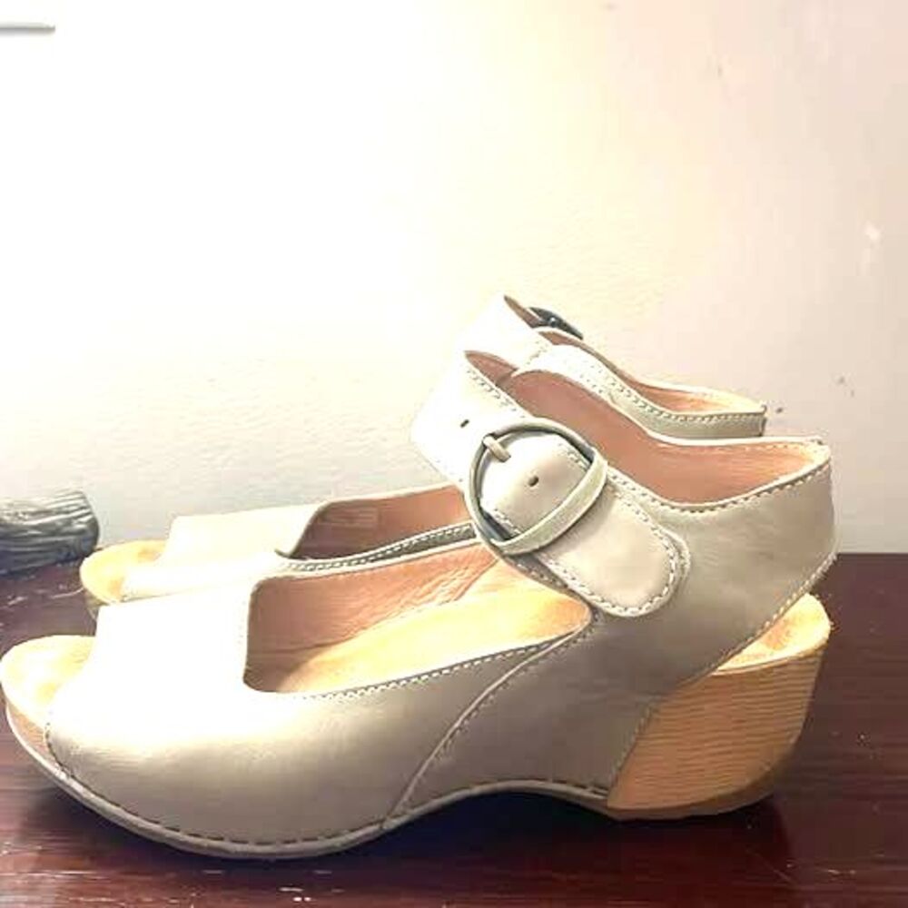 Dansko Tiana Wedge Sandal Size 37